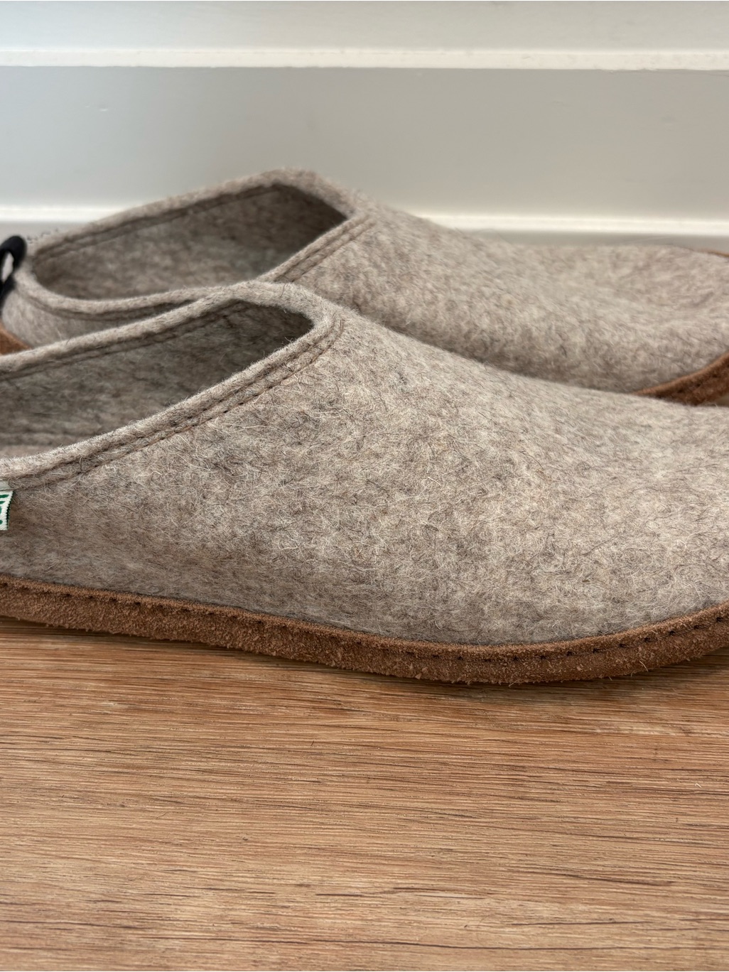 Kyrgies Oatmeal Wool Suede Indoor Slides Slippers Eu 44 Cozy Comfy Fall Natural — image 2 of 8